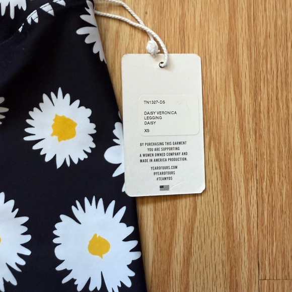 YEAR OF OURS Daisy Veronica Legging in Daisy Size XS - Picture 5 of 5